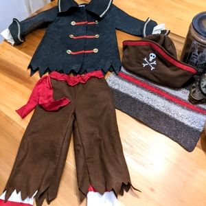 Pirate Halloween costume 4-5T. Old Navy